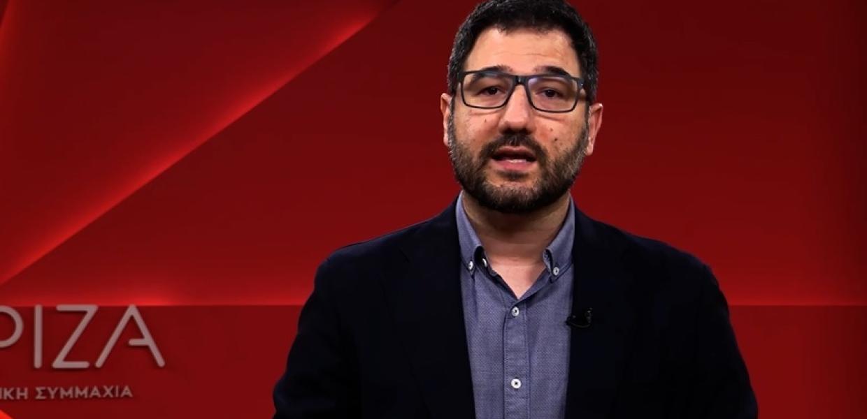 Ο Νάσος Ηλιόπουλος κάνει δήλωση