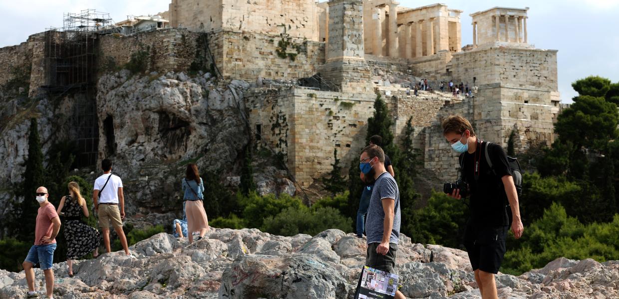 Μάσκα - τουρίστες - κορωνοϊός