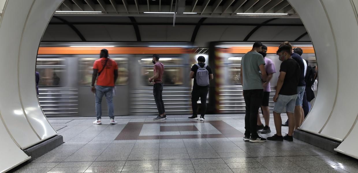 Συρμός του μετρό στην Αθήνα