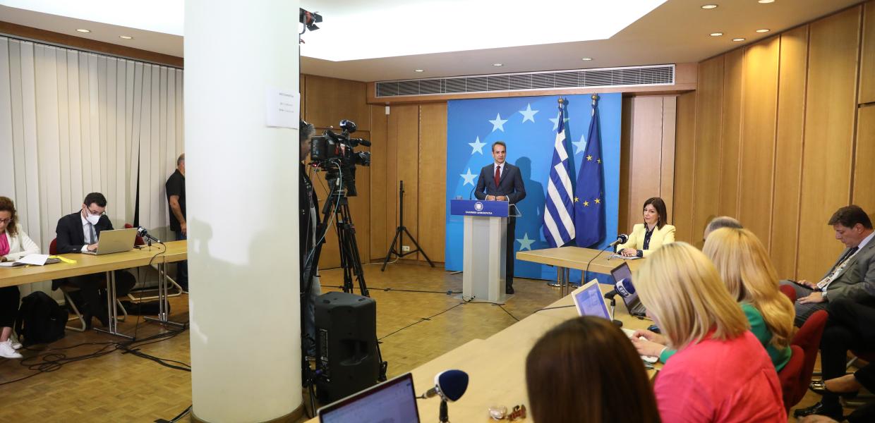Ο Κυριάκος Μητσοτάκης παραχωρεί συνέντευξη