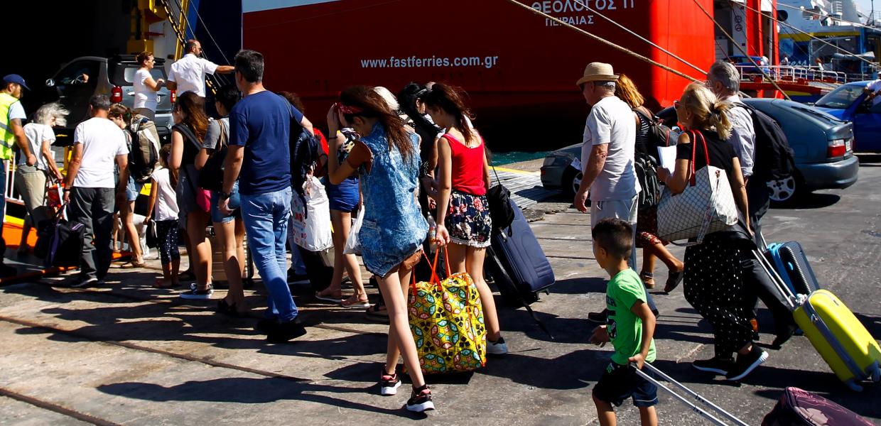 ΑΚΤΟΠΛΟΪΑ ΤΟΥΡΙΣΤΕΣ ΕΠΙΒΑΤΕΣ