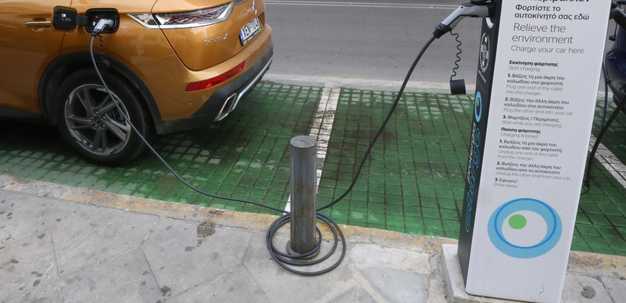 ΗΛΕΚΤΡΙΚΟ ΑΥΤΟΚΙΝΗΤΟ ΦΟΡΤΙΣΗ
