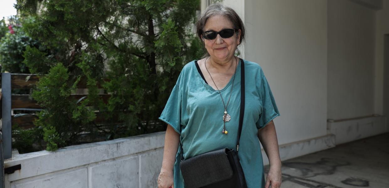 Η Ιωάννα Κολοβού έξω από το σπίτι της, 11 Ιουλίου 2022.
