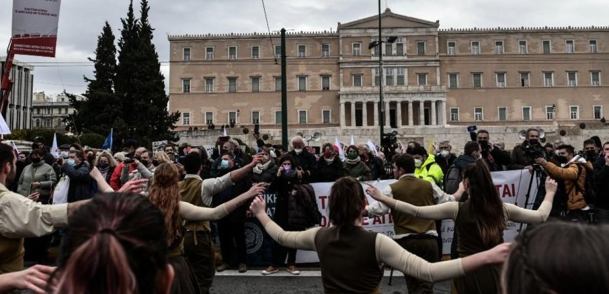ΣΥΝΤΑΓΜΑ