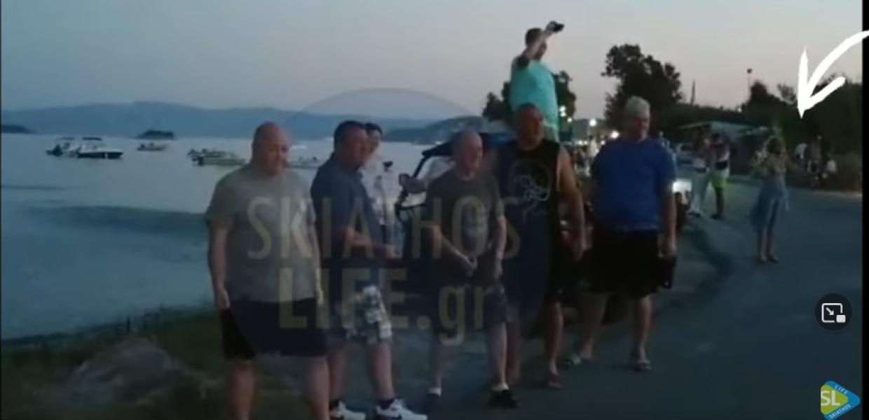 τουριστρια σκιαθος