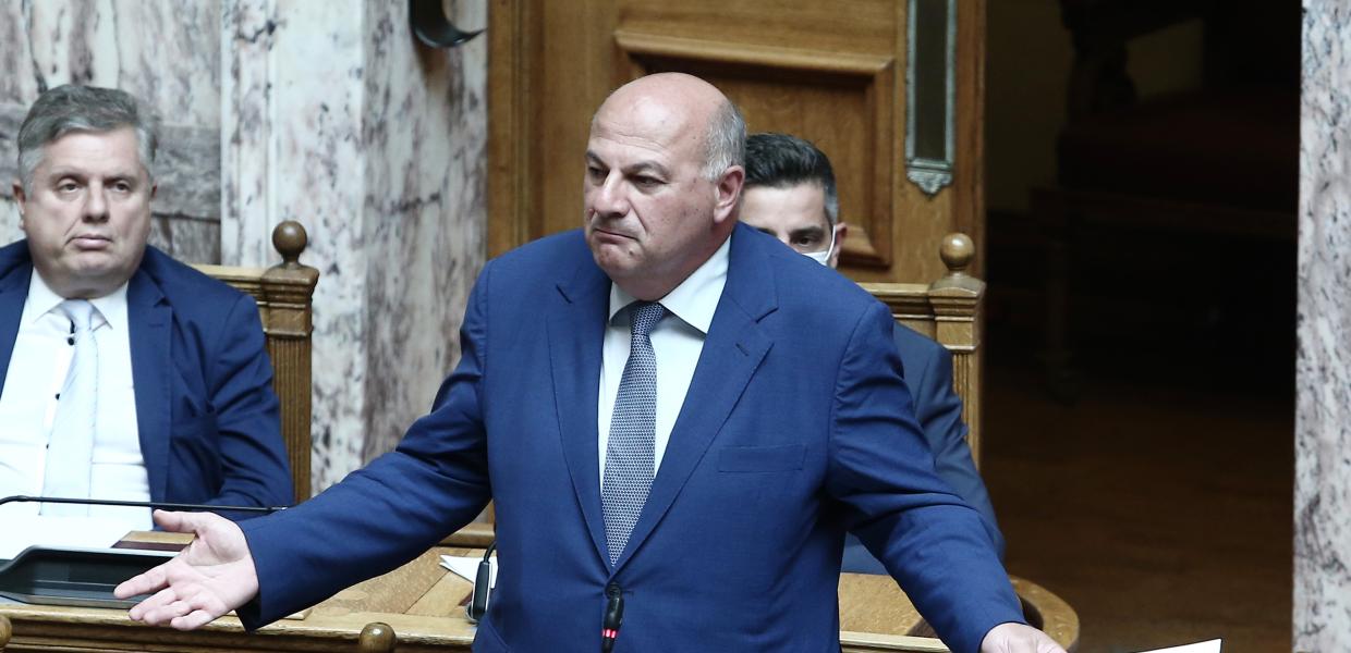 Ο Κώστας Τσιάρας στη Βουλή