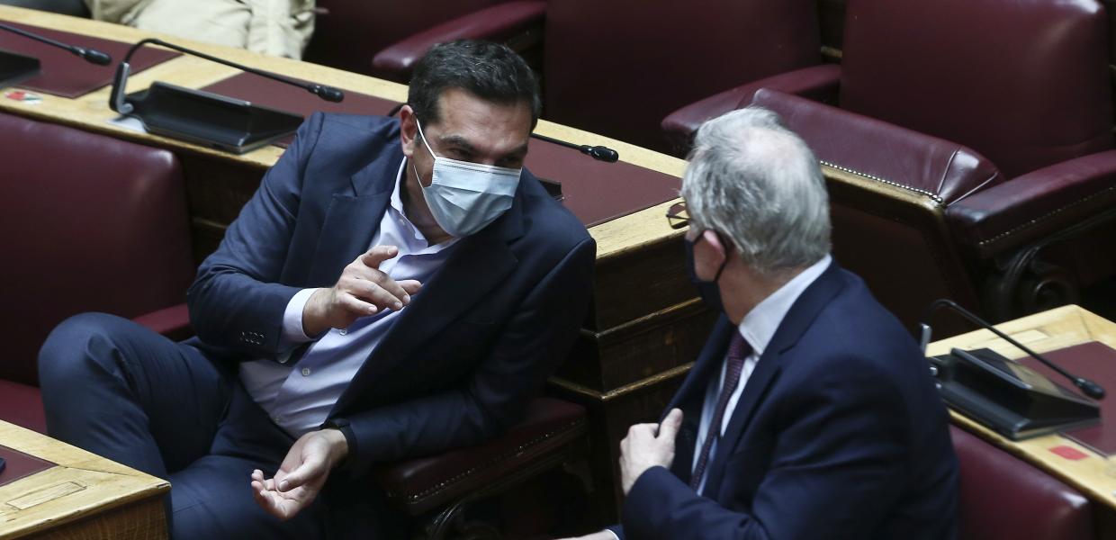 Αλέξης Τσίπρας και Κώστας Τασούλας στη Βουλή
