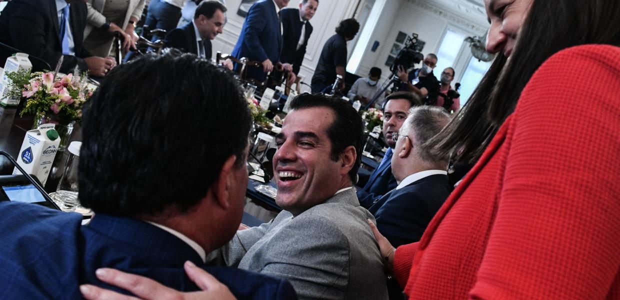ΠΛΕΥΡΗΣ ΚΕΡΑΜΕΩΣ ΥΠΟΥΡΓΙΚΟ