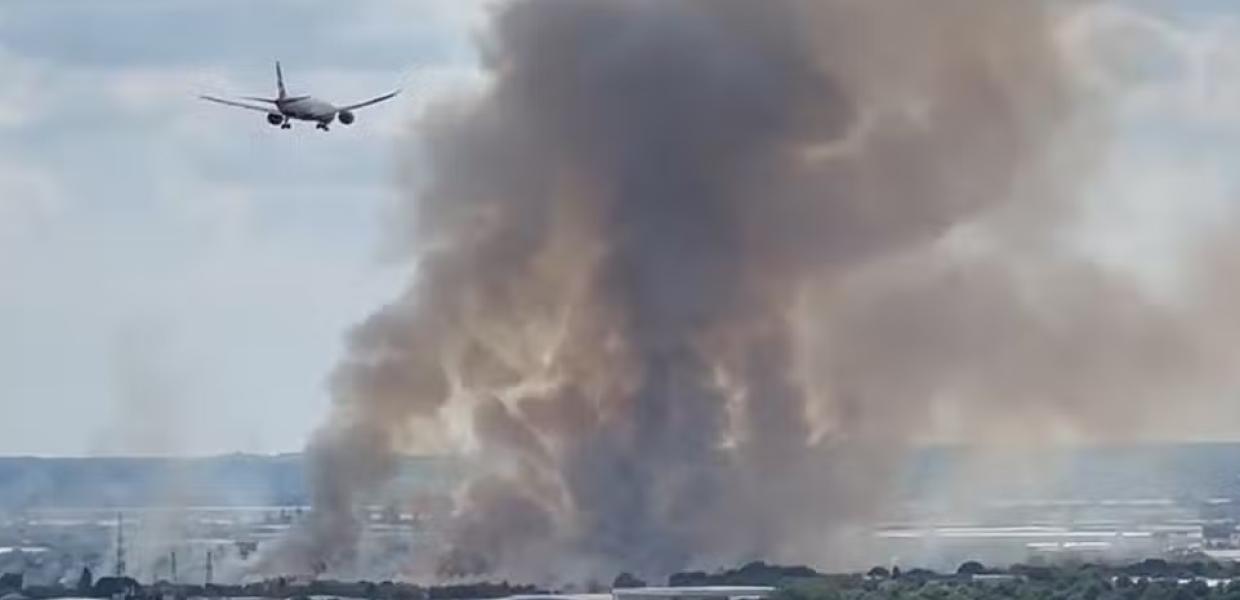 Φωτιά κοντά στο αεροδρόμιο Χίθροου