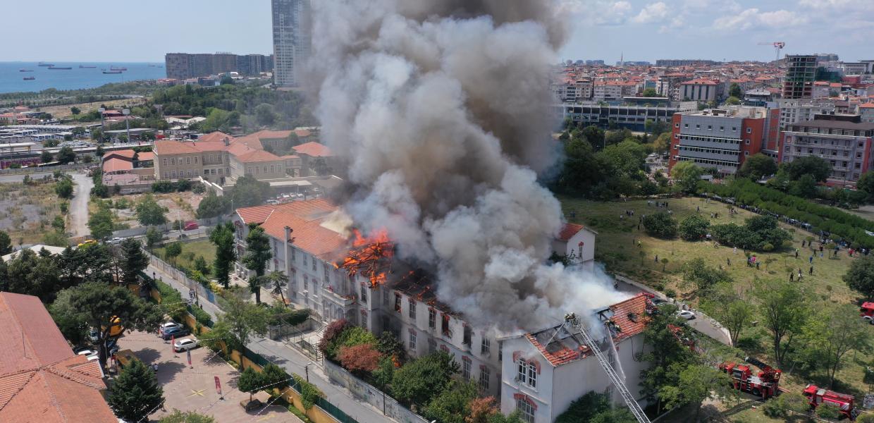 Φωτιά σε νοσοκομείο στην Κωνσταντινούπολη