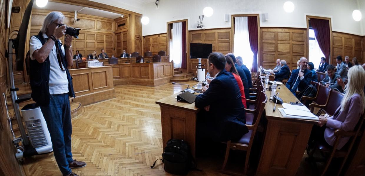 Η εξεταστική επιτροπή