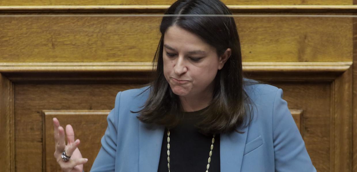 Η Νίκη Κεραμέως στη Βουλή