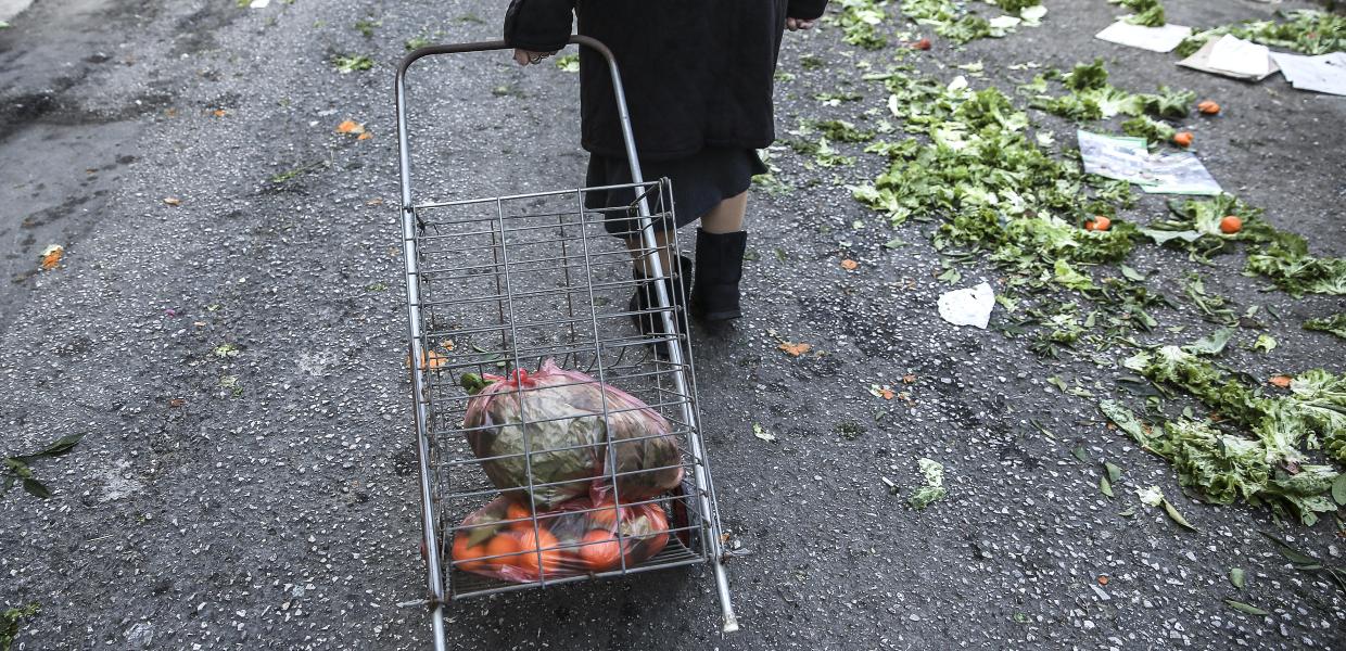 φτώχεια κοινωνικός αποκλεισμός συνταξιούχοι λαϊκή αγορά