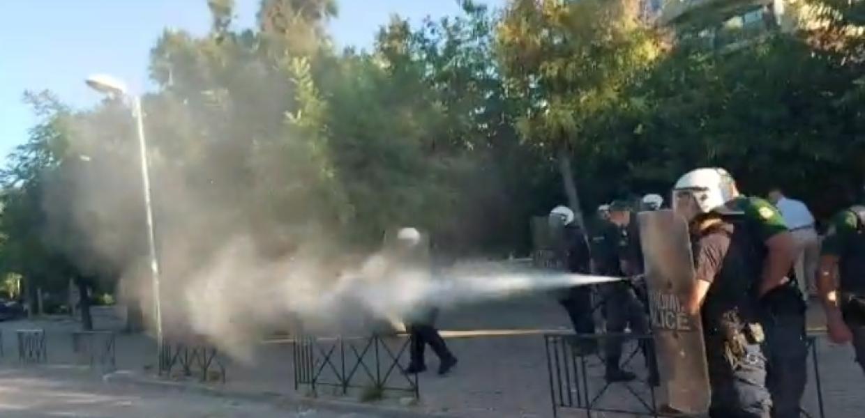 Χημικά των ΜΑΤ σε φοιτητές