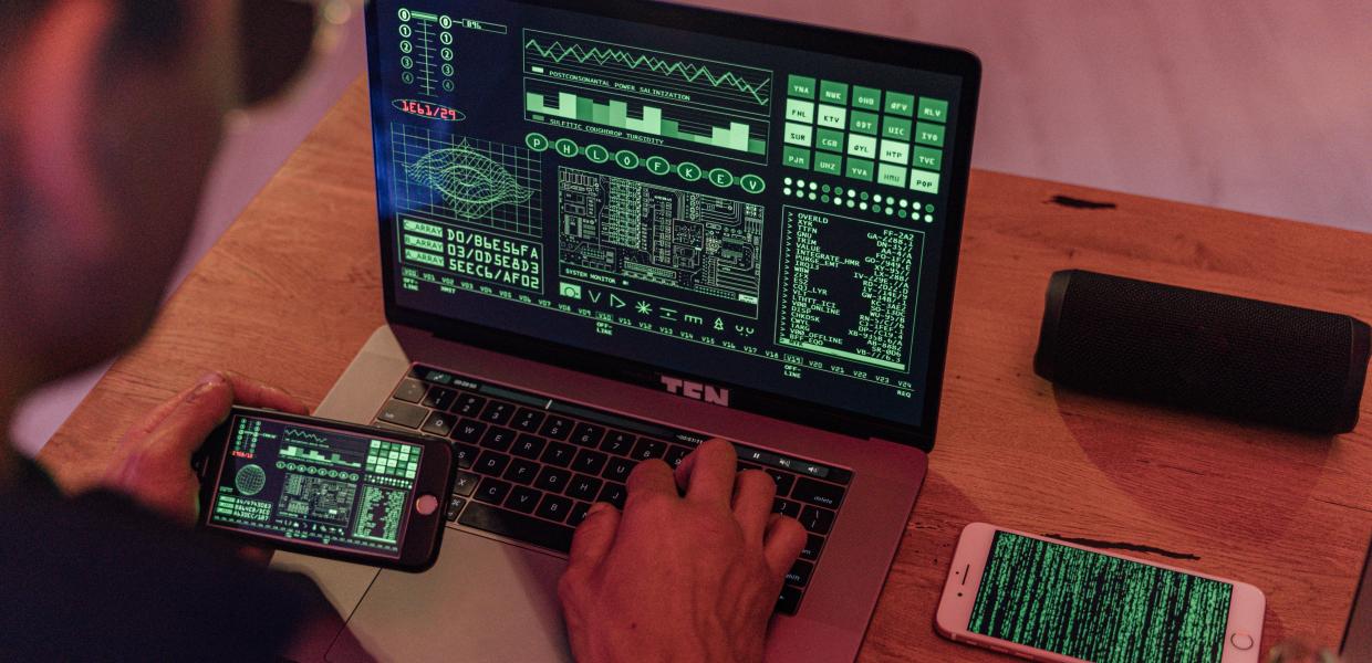spyware υποκλοπές παρακολούθηση