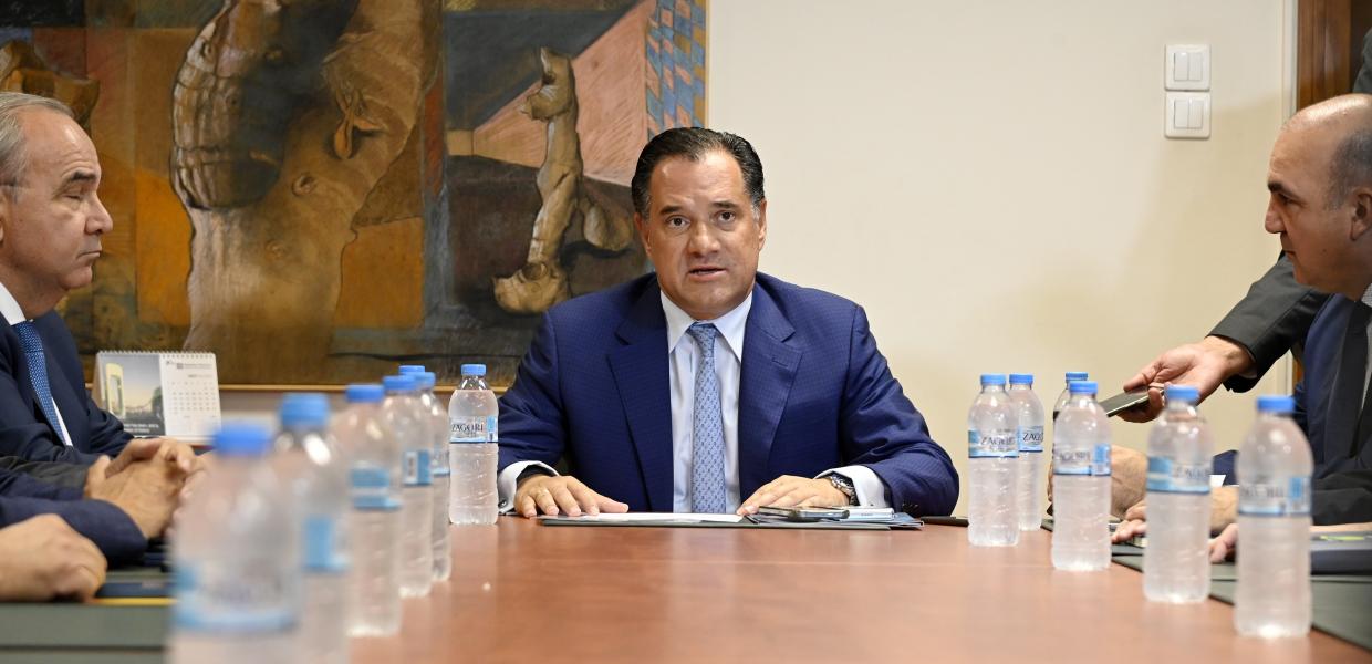 Ο Άδωνις Γεωργιάδης σε σύσκεψη