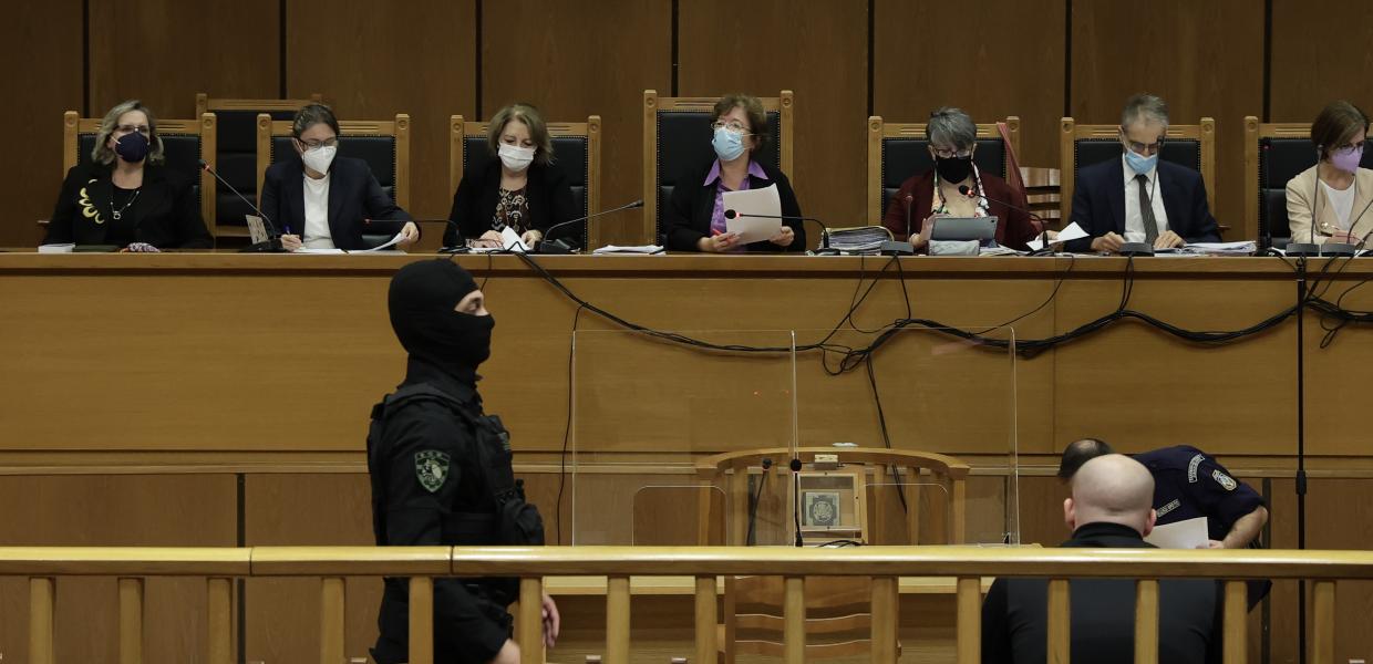 Το προεδρείο στο εφετείο για τη Χρυσή Αυγή