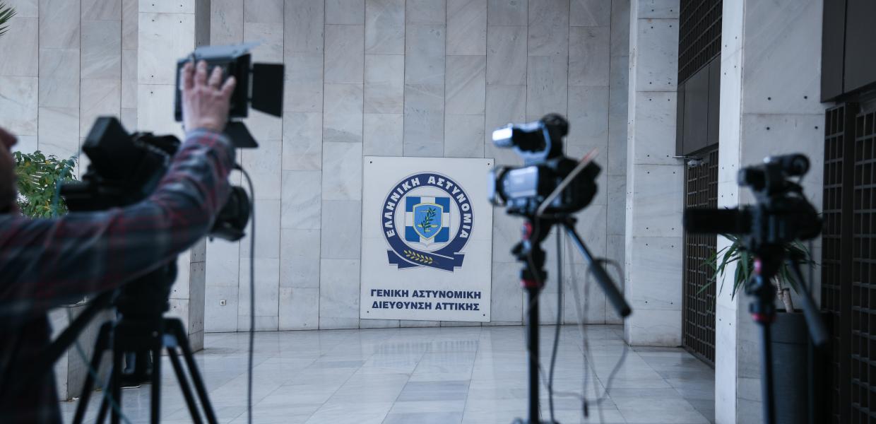 Κάμερες έξω από τη ΓΑΔΑ
