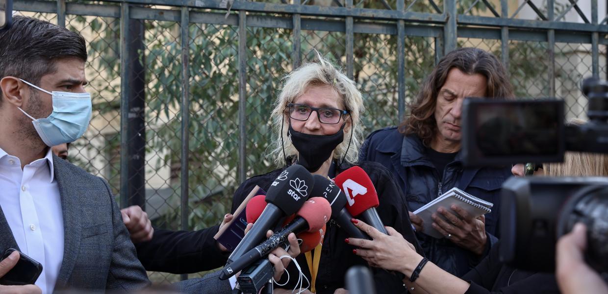 Η Κωνσταντίνα Καρατζιώτη κάνει δηλώσεις