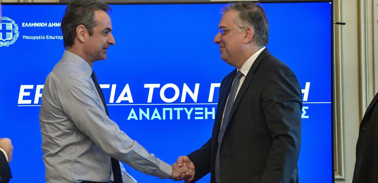 Ο Κυριάκος Μητσοτάκης με τον Τάκη θεοδωρικάκο