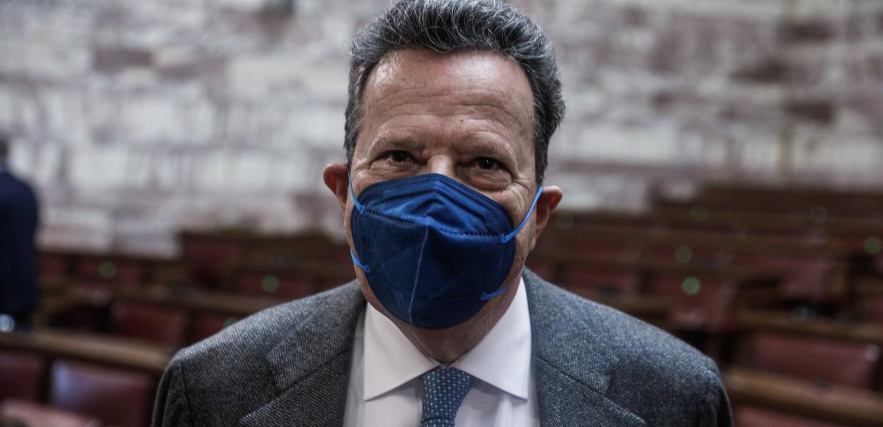 Το πρώτο σχόλιο μετά την αποκάλυψη ότι τον παρακολουθούν