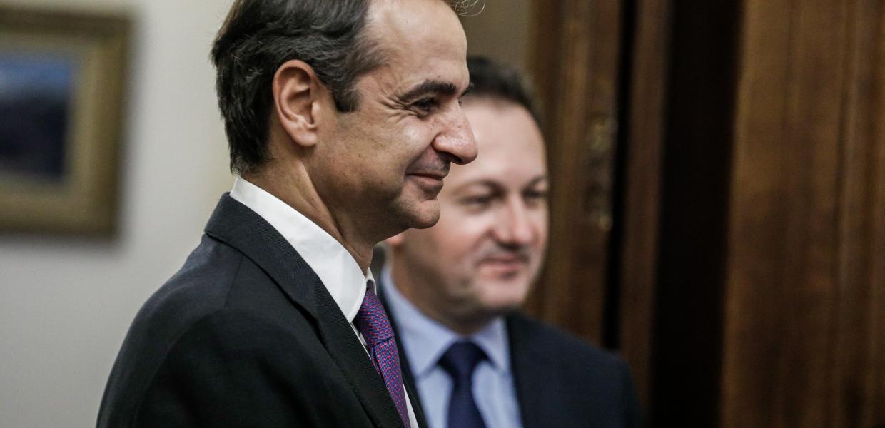 Ο Πέτσας με τον Μητσοτάκη