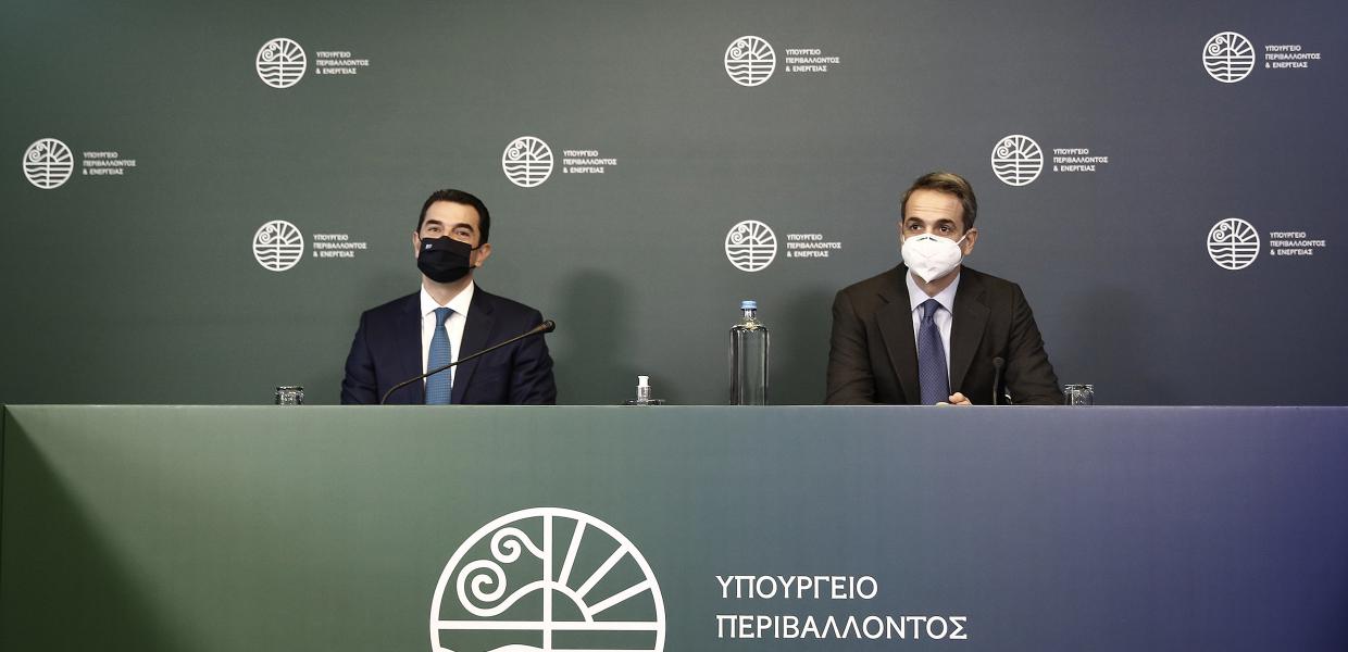 Ο Κώστας Σκρέκας με τον Κυριάκο Μητσοτάκη