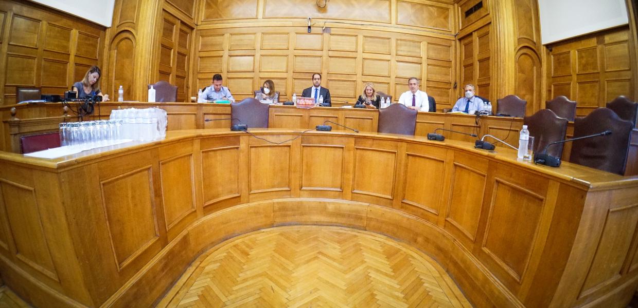 Εξεταστική στη Βουλή