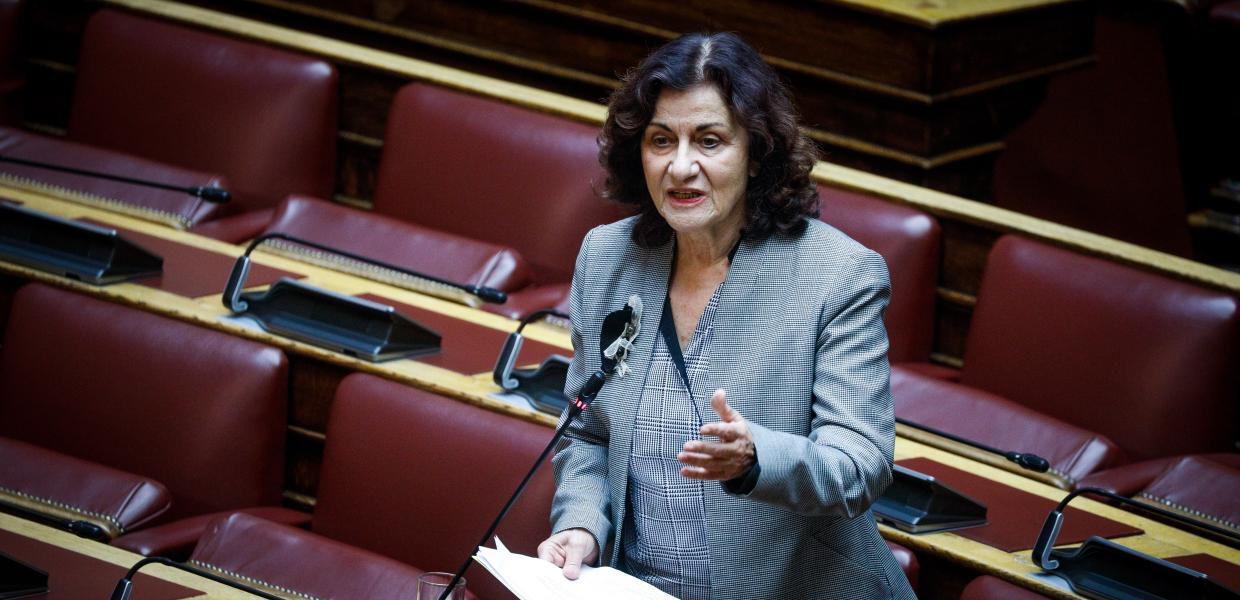 Η Θεανώ Φωτίου στη Βουλή