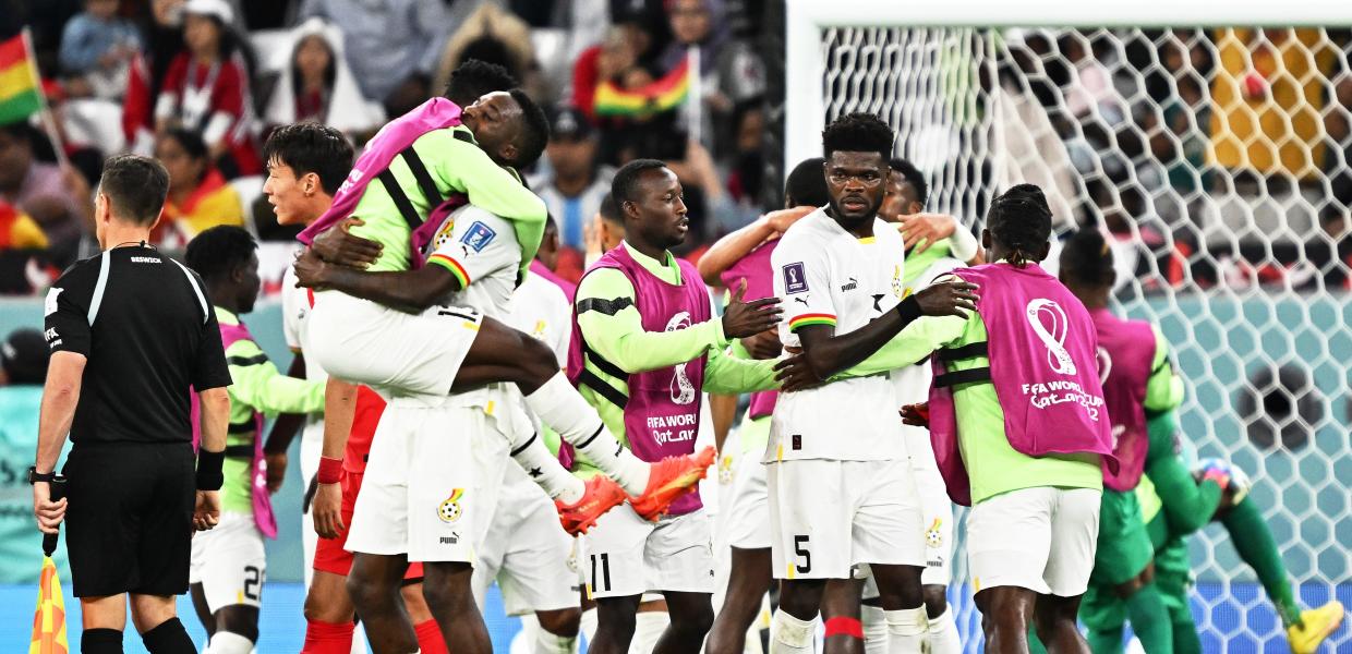 Οι ποδοσφαιριστές της Γκάνας πανηγυρίζουν