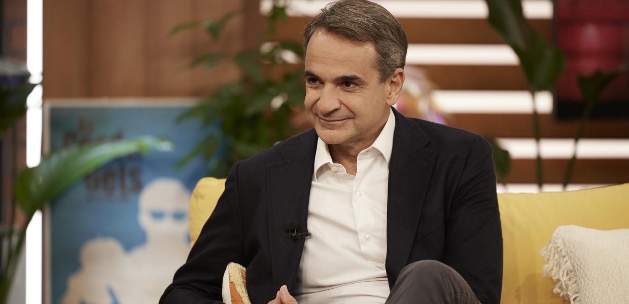 Ο Κυριάκος Μητσοτάκης σε πλατό εκπομπής