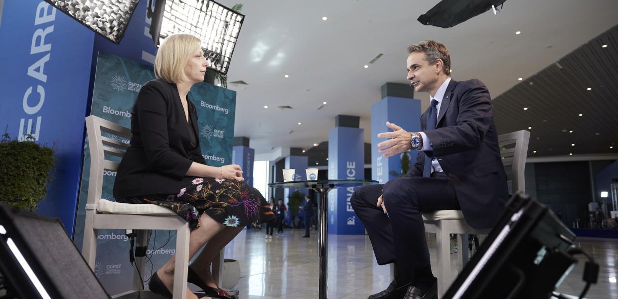 Ο Κυριάκος Μητσοτάκης παραχωρεί συνέντευξη στο Bloomberg