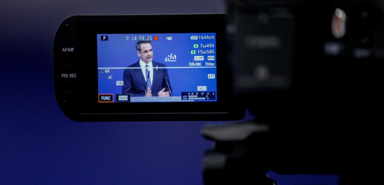 Ο Κυριάκος Μητσοτάκης μπροστά σε κάμερα