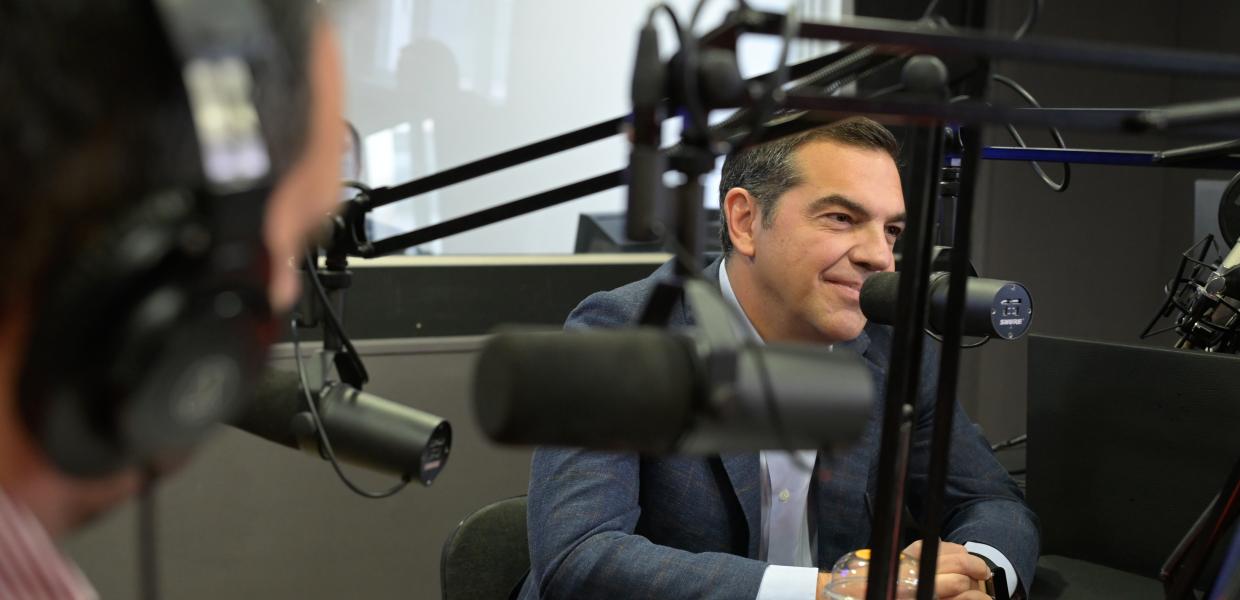 Ο Αλέξης Τσίπρας σε συνέντευξη στο ραδιόφωνο στο Κόκκινο