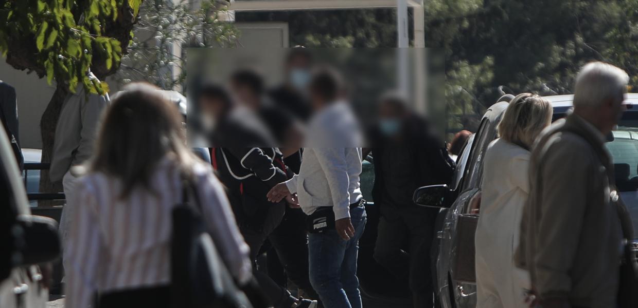 Βιασμός Μαστροπεία - Κολωνός