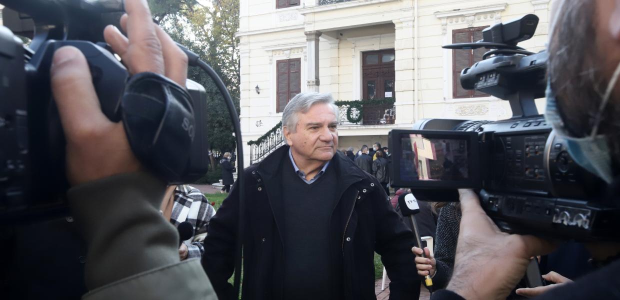 Ο Χάρης Καστανίδης με δημοσιογράφους