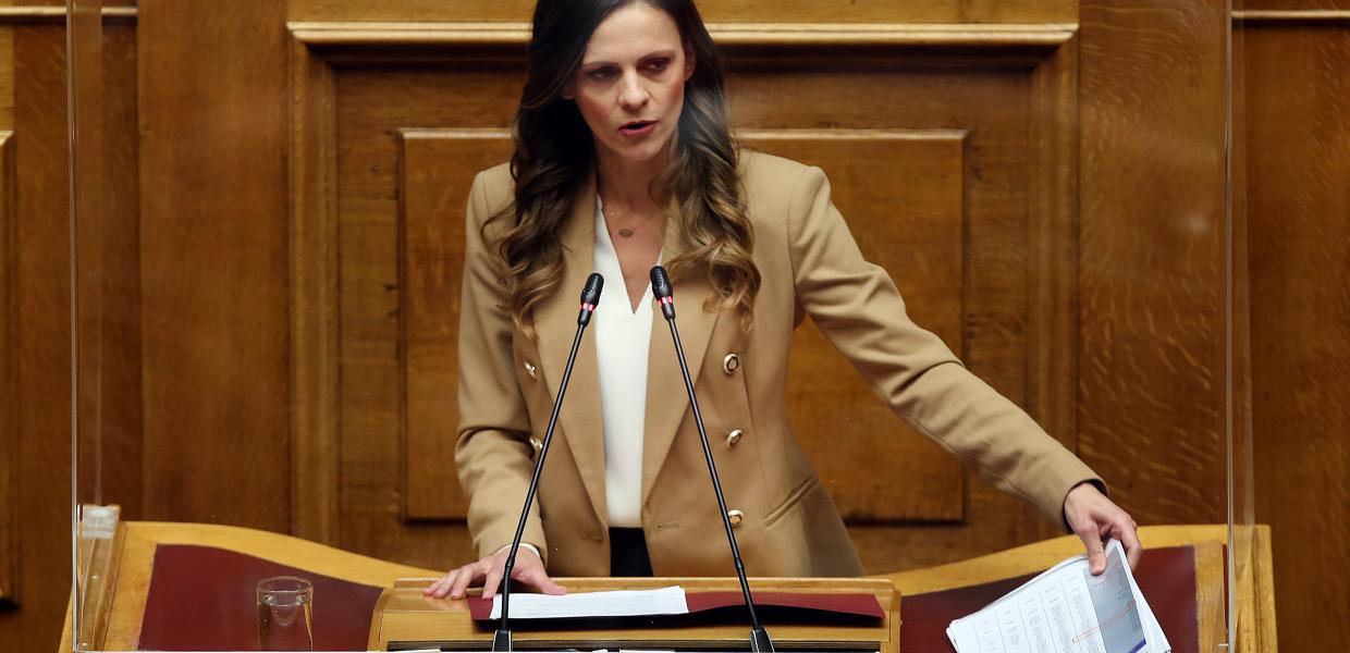 Έφη Αχτσιόγλου