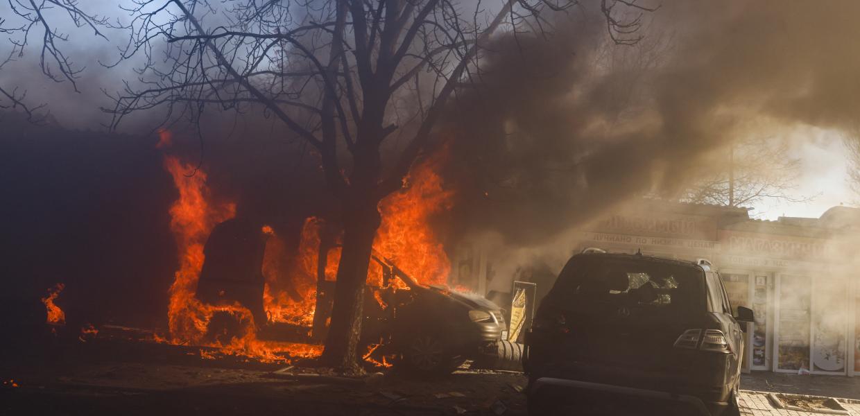Αυτοκίνητα στις φλόγες στο Κίεβο