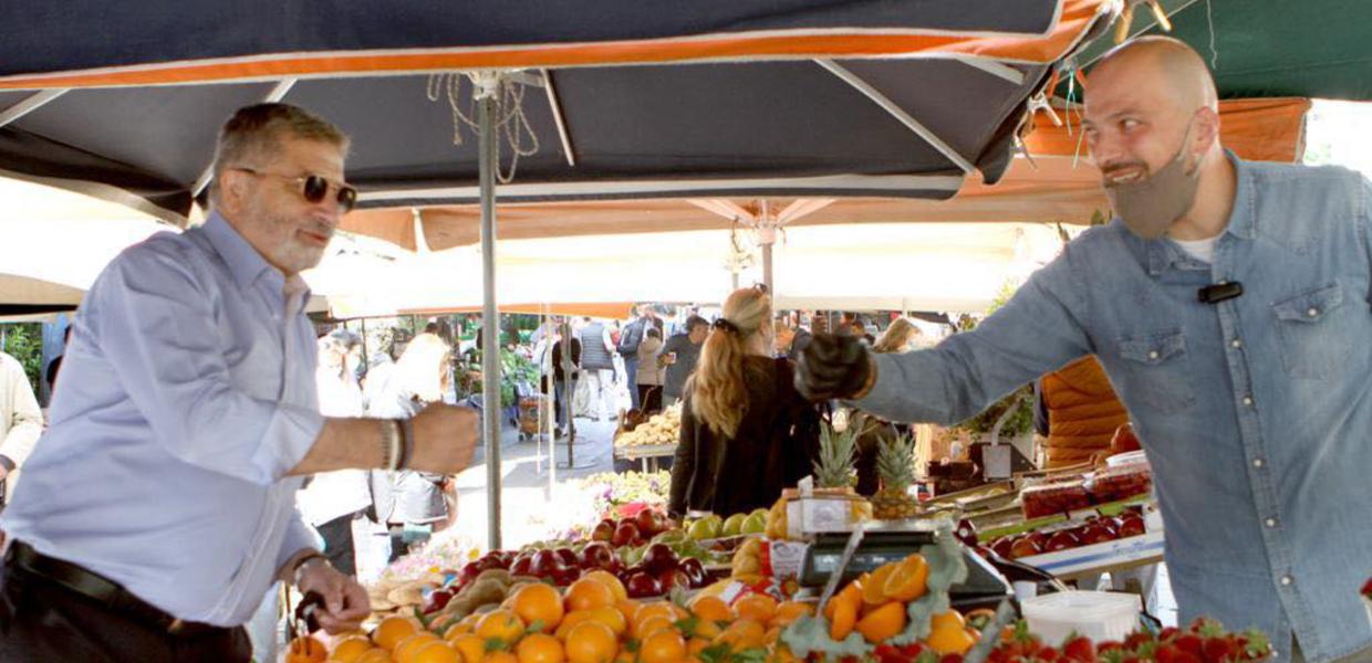Ο Γιώργος Πατούλης σε λαϊκή αγορά