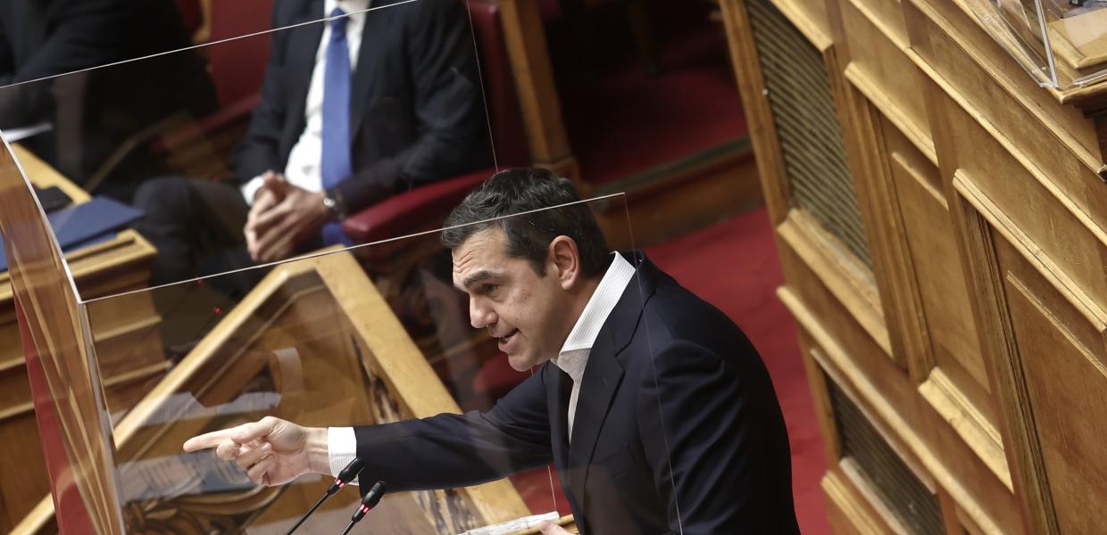 Αλέξης Τσίπρας και Κυριάκος Μητσοτάκης στη Βουλή