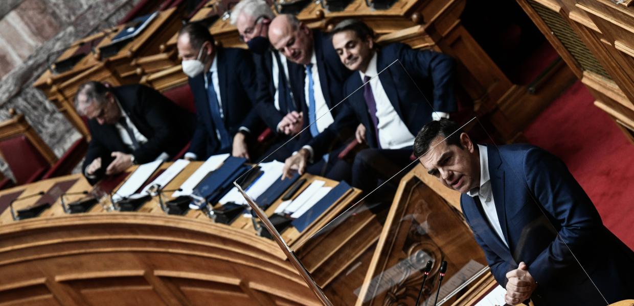 Αλέξης Τσίπρας και Κυριάκος Μητσοτάκης στη Βουλή