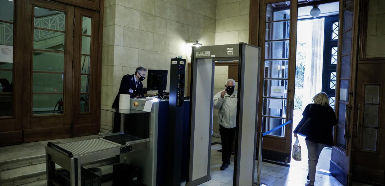 ΒΟΥΛΗ ΕΙΣΟΔΟΣ ΑΝΙΧΝΕΥΤΗΣ ΜΕΤΑΛΛΩΝ