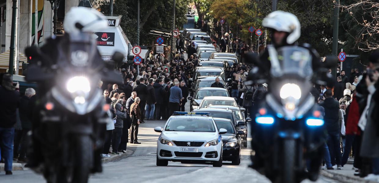 Αυτοκινητοπομπή για την κηδεία του Γκλύξμπουργκ