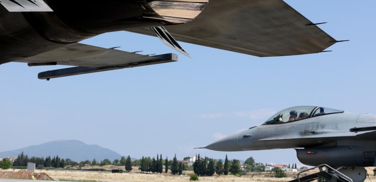 F16