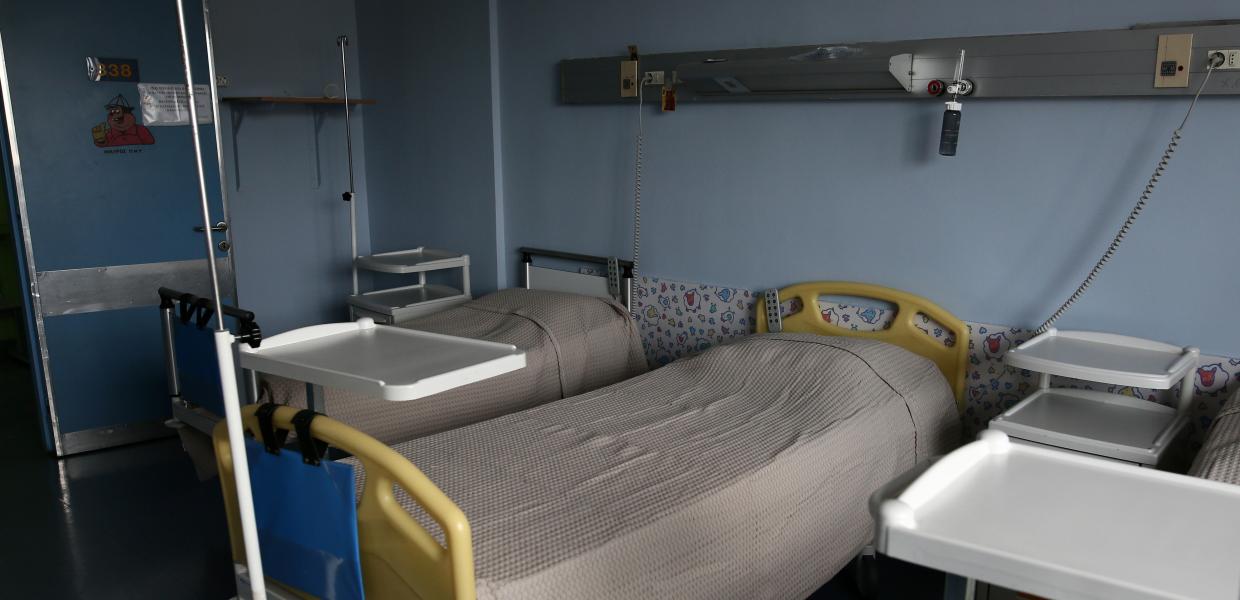 Κρεβάτι σε θάλαμο νοσοκομείου