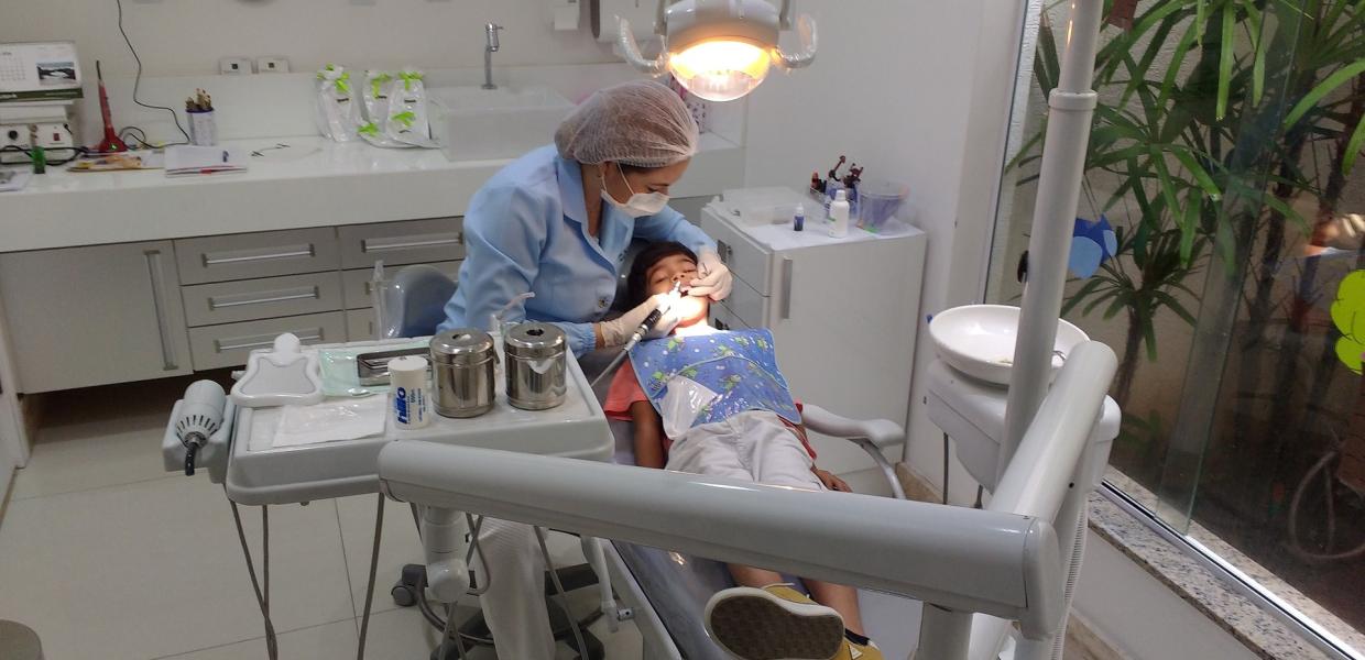 παιδί στον οδοντίατρο