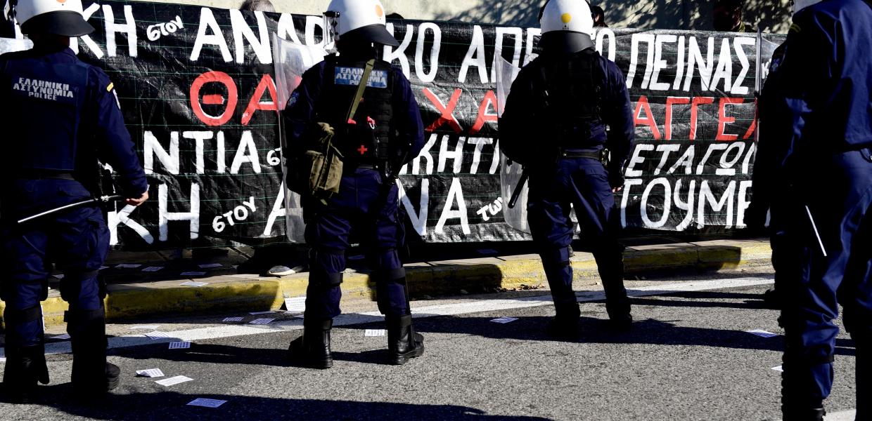 Θάνος Χατζηαγγέλου