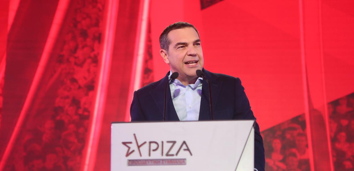  Ο Αλέξης Τσίπρας μιλά σε εκδήλωση 