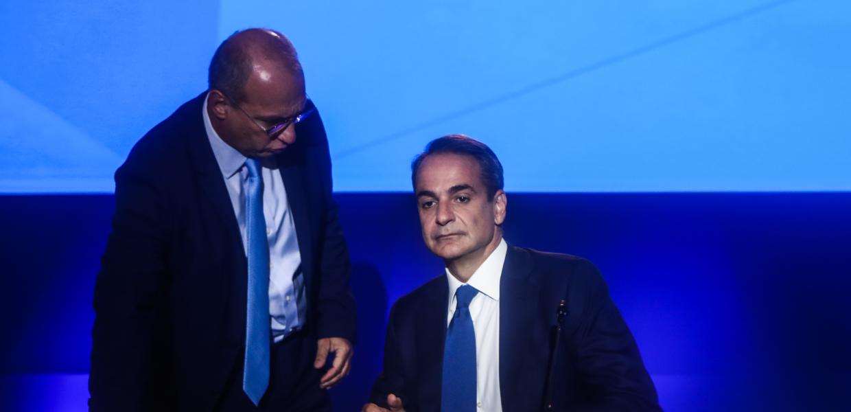 Ο Γιάννης Οικονόμου και ο Κυριάκος Μητσοτάκης