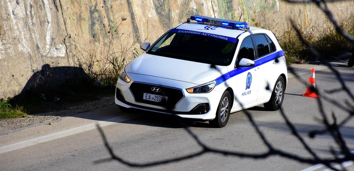 Περιπολικό στον δρόμο